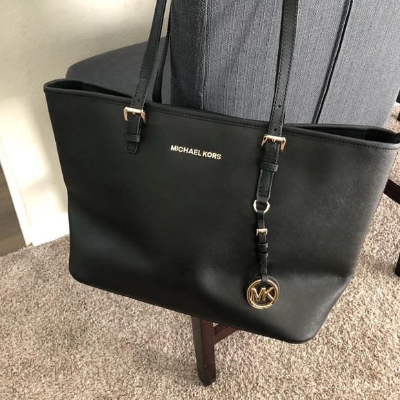 Michael Kors Handbags - Michael Kors black zippered tote